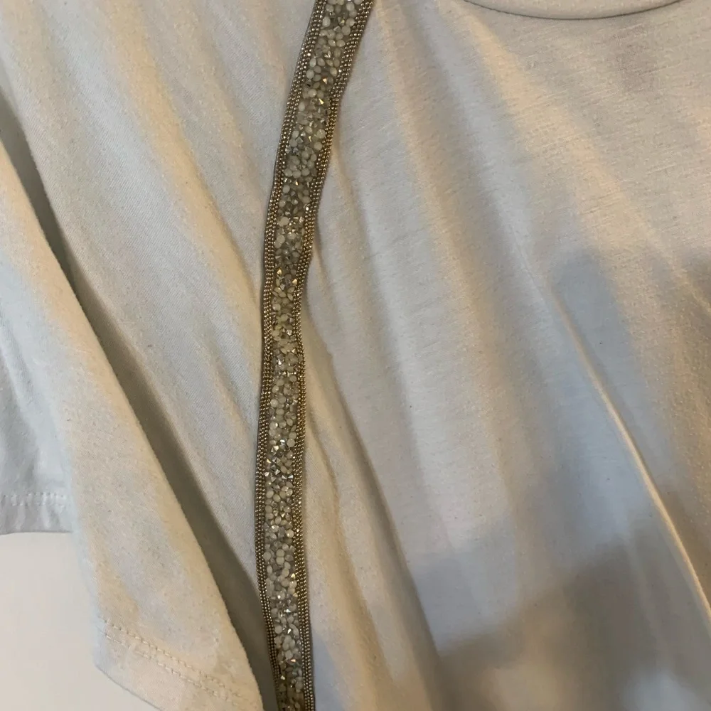 Top - Picture 2 of 3